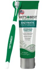 Vet's Best Dog Toothbrush & Toothpaste Kit - Natural Ingredients Reduce Plaque, Whiten Teeth, Freshen Breath